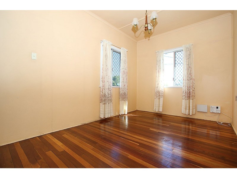 15 Cairns Road, Ebbw Vale QLD 4304