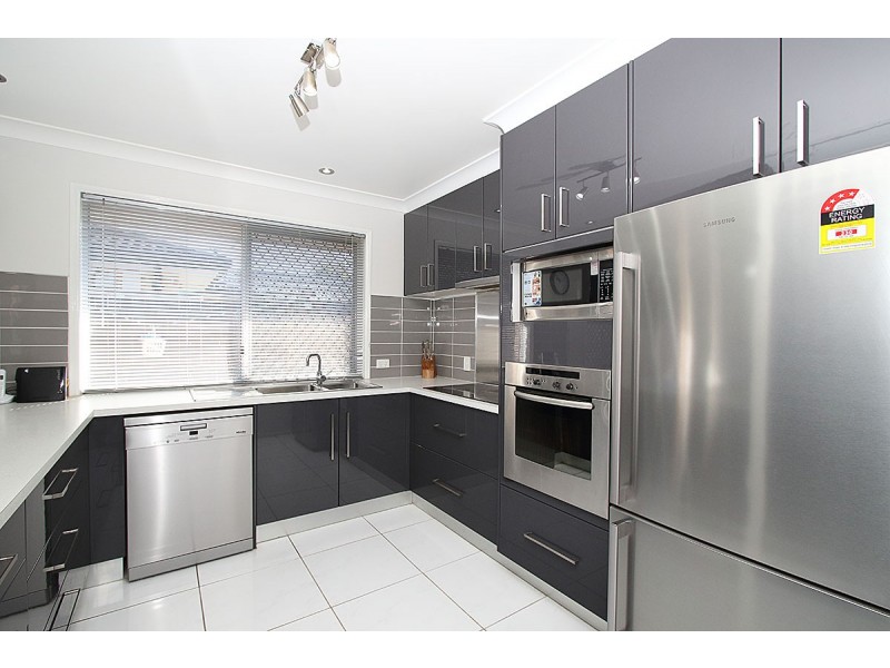11 Cocos Place, Raceview QLD 4305