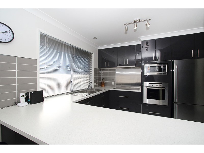 11 Cocos Place, Raceview QLD 4305
