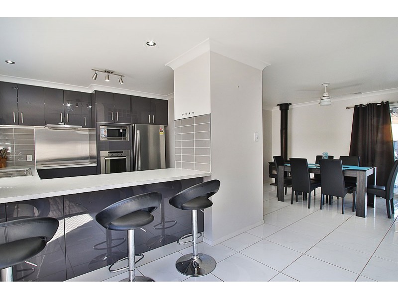 11 Cocos Place, Raceview QLD 4305