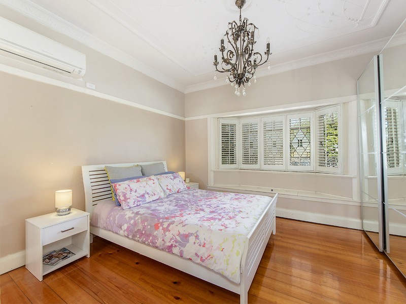 16 ALLARDYCE STREET, Graceville QLD 4075