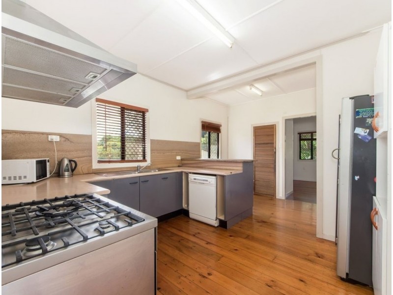 20 Taylor Street, Bundamba QLD 4304