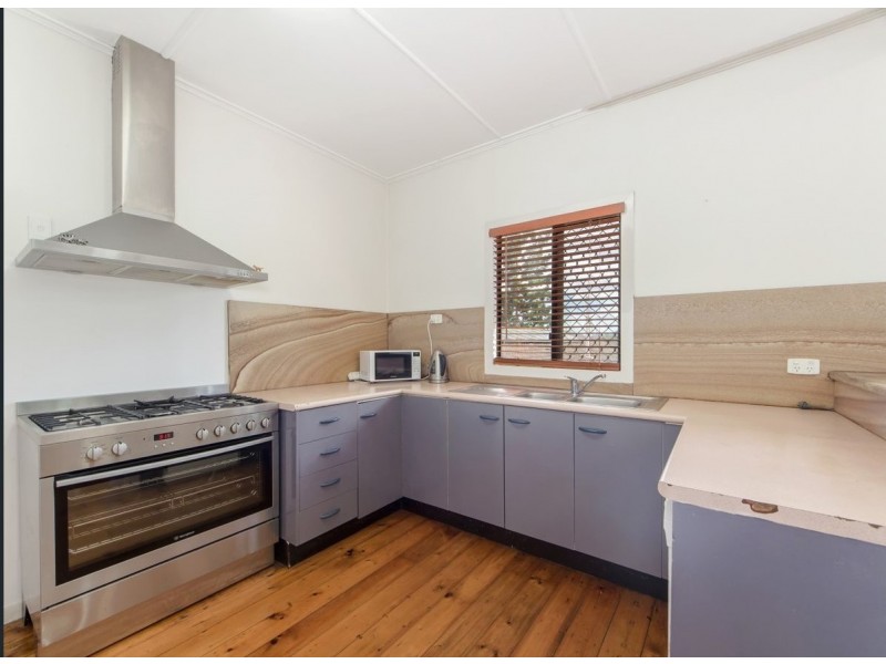 20 Taylor Street, Bundamba QLD 4304