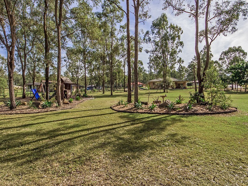 1 River Oak Court, Lowood QLD 4311