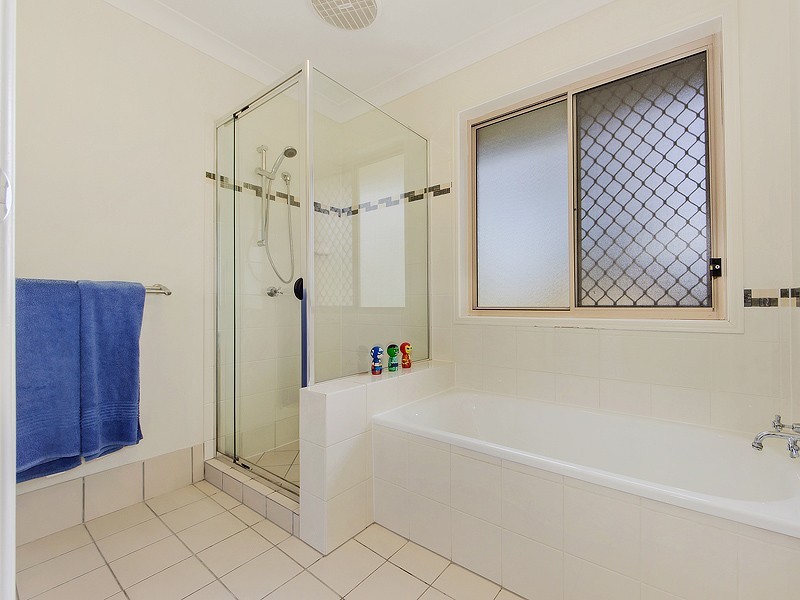 1 River Oak Court, Lowood QLD 4311