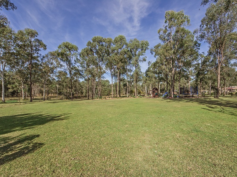 1 River Oak Court, Lowood QLD 4311