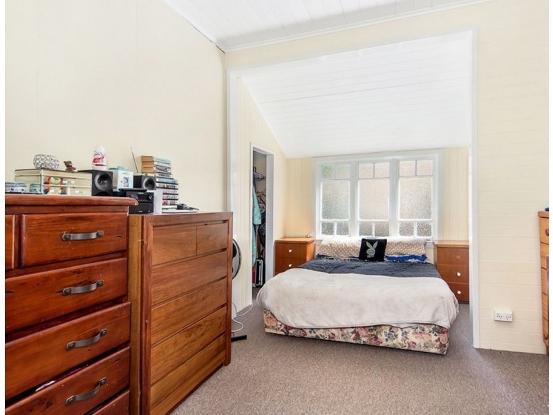 24 Pine Street, North Ipswich QLD 4305