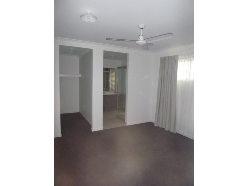 9 Botany Dr, South Ripley QLD 4306