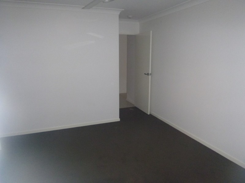 9 Botany Dr, South Ripley QLD 4306