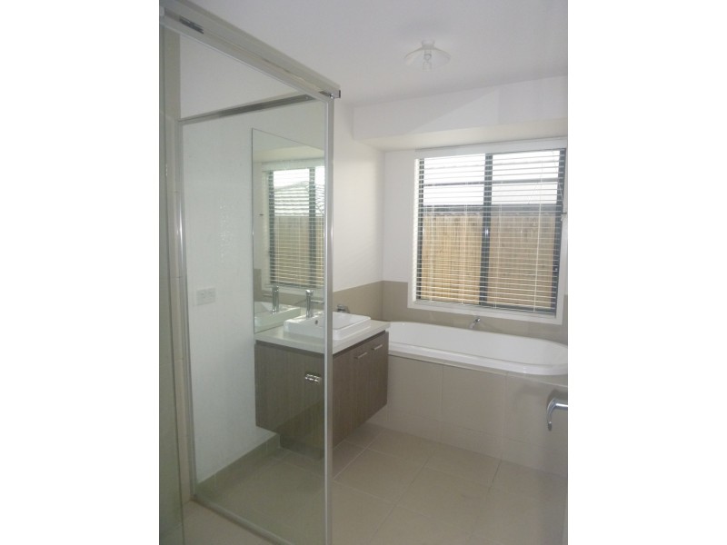 9 Botany Dr, South Ripley QLD 4306