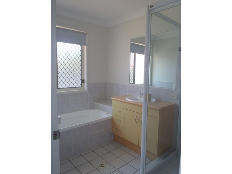 62a Lagoon Crescent, Bellbowrie QLD 4070