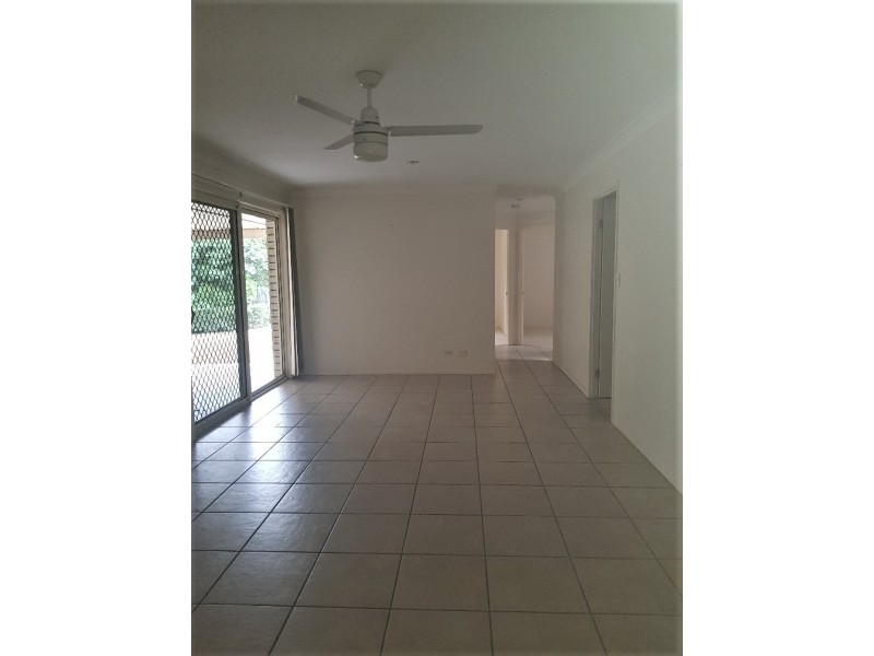 12 Salubris Place, Moggill QLD 4070