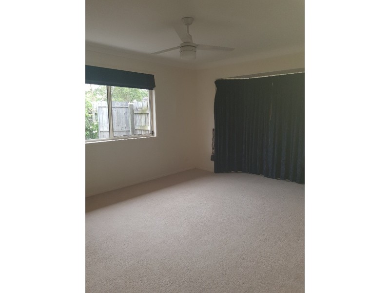 12 Salubris Place, Moggill QLD 4070