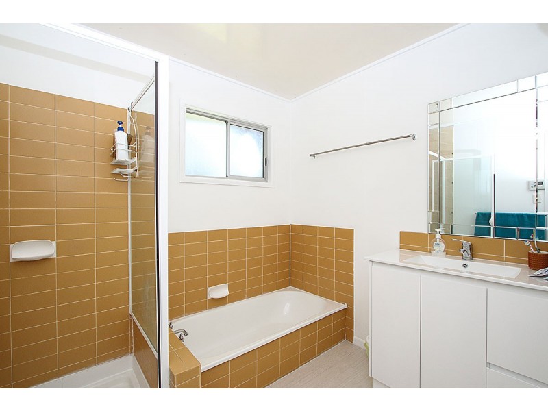21 Rumsey Drive, Raceview QLD 4305