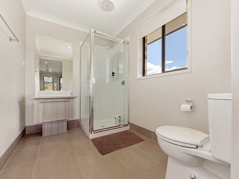 94 Honeywood Drive, Fernvale QLD 4306