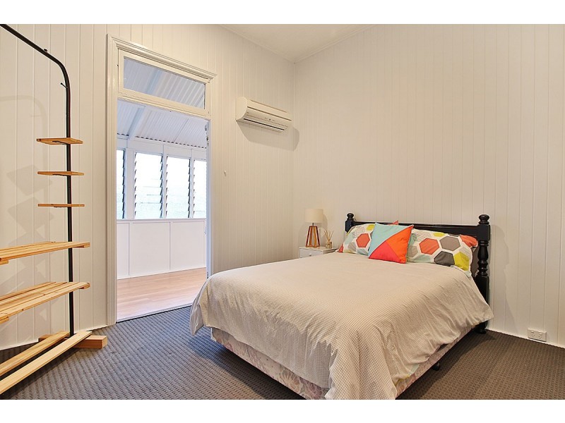 6 Rowland Terrace, Sadliers Crossing QLD 4305