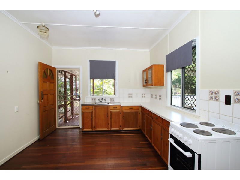 8 Barker Street, Ipswich QLD 4305