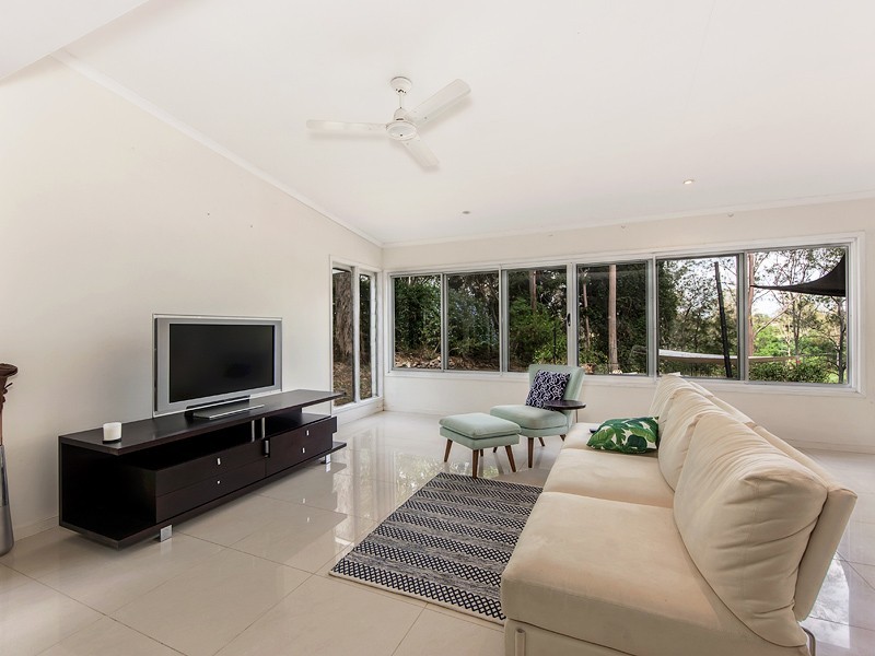 30 Vanwall Rd, Moggill QLD 4070