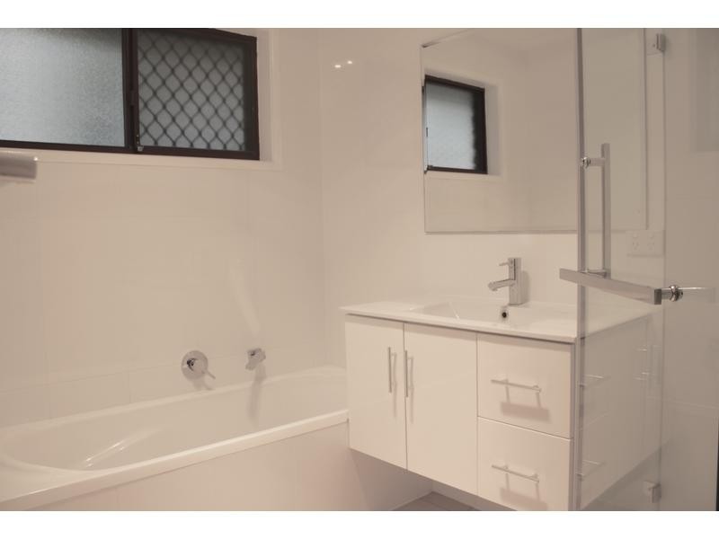 24 Sweetgum Street, Bellbowrie QLD 4070