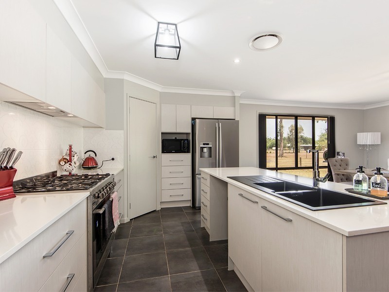 14 Poole Road, Fernvale QLD 4306