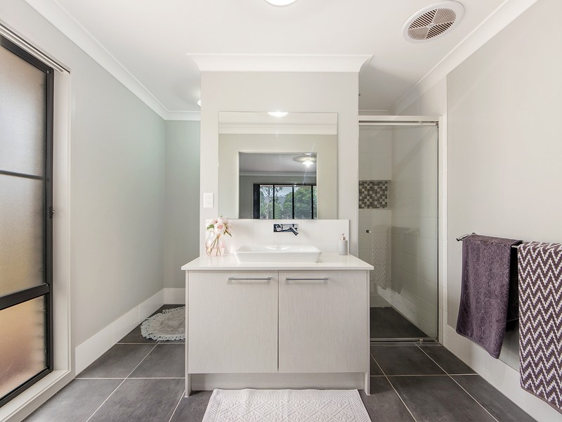 14 Poole Road, Fernvale QLD 4306