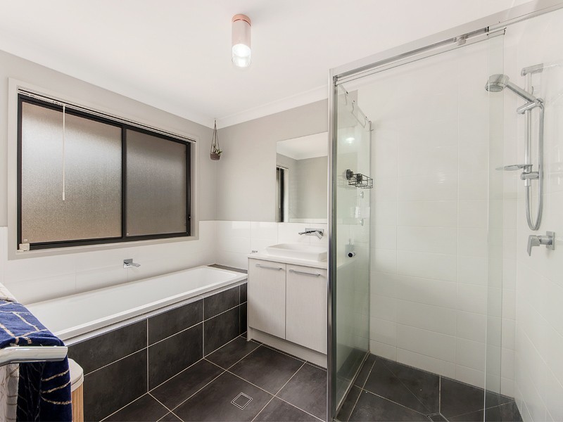 14 Poole Road, Fernvale QLD 4306