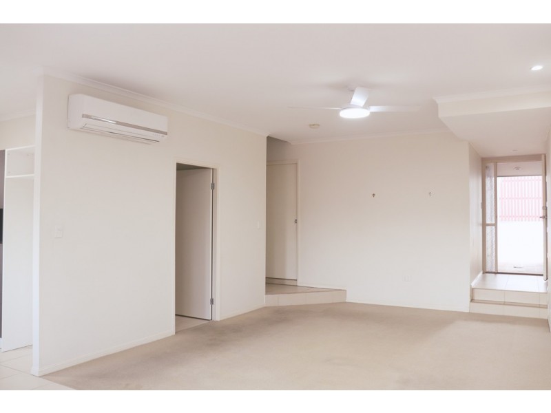 4/52 Golden Crest, Bellbowrie QLD 4070