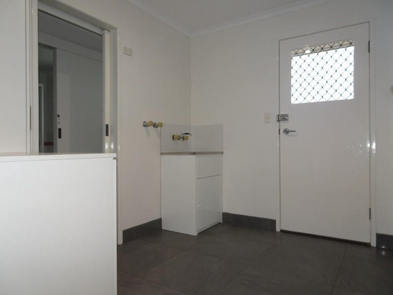 29 MAZZARD ST, Bellbowrie QLD 4070