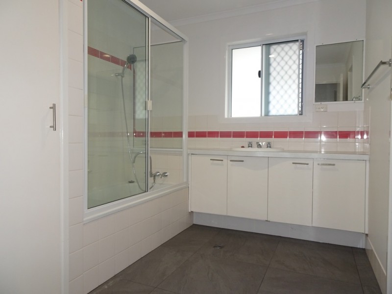 29 MAZZARD ST, Bellbowrie QLD 4070