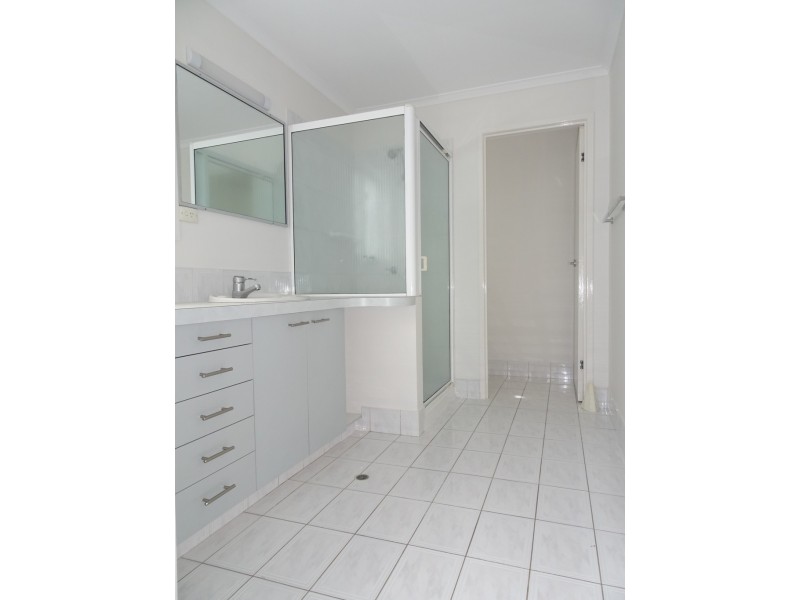 29 MAZZARD ST, Bellbowrie QLD 4070