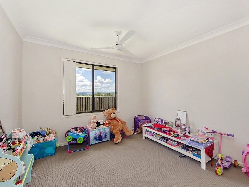 94 Honeywood Drive, Fernvale QLD 4306