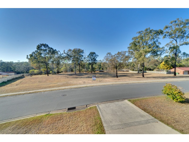 94 Equestrian Drive, Yamanto QLD 4305