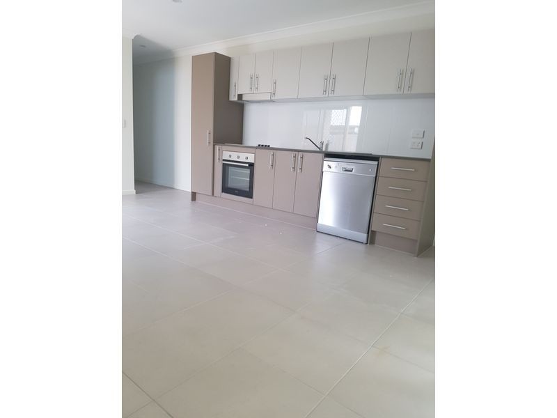 Unit 1/7 Essington Mews, Leichhardt QLD 4305