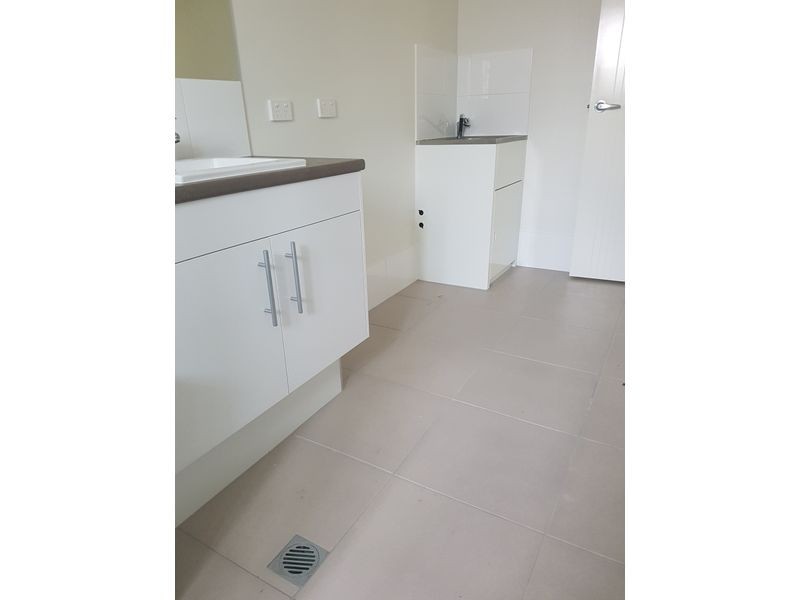 Unit 1/7 Essington Mews, Leichhardt QLD 4305