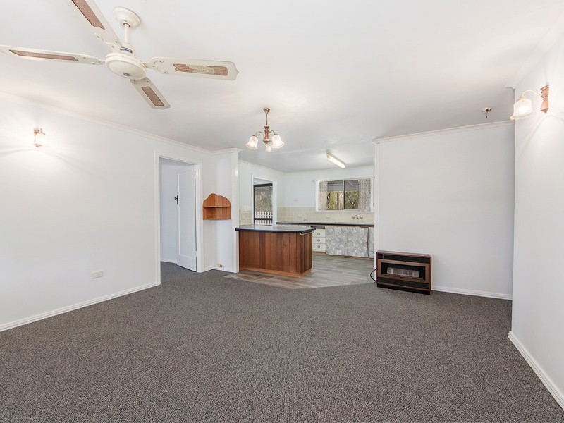 15 Franks Road, Regency Downs QLD 4341