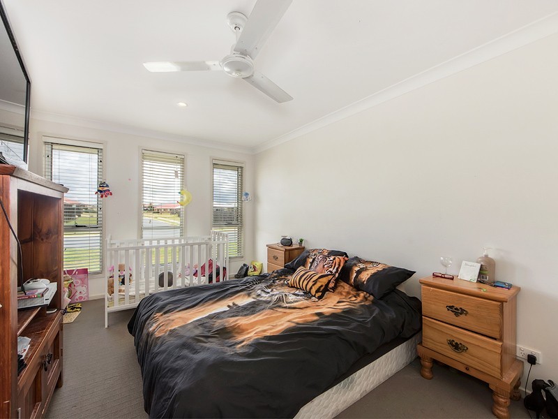 35 Peregrine Drive, Lowood QLD 4311