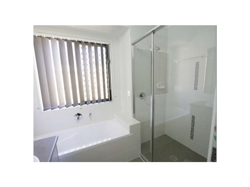 2/2 Beechwood Close, Chuwar QLD 4306