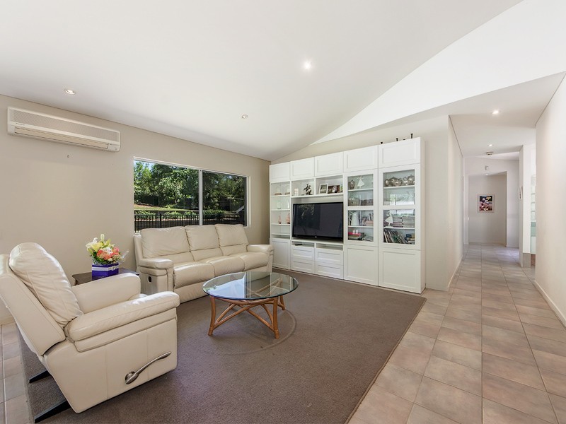 24 Church Road, Bellbowrie QLD 4070