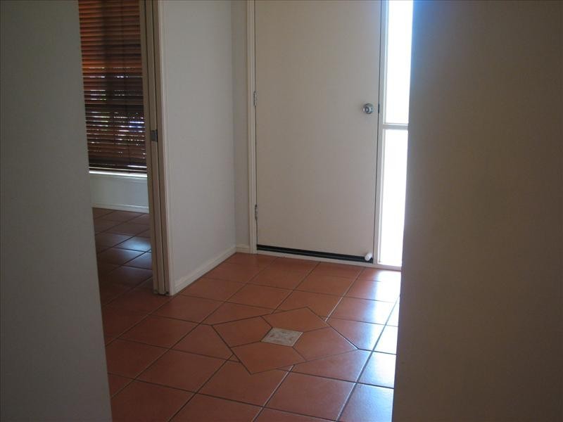 16 Sheldrake Place, Moggill QLD 4070