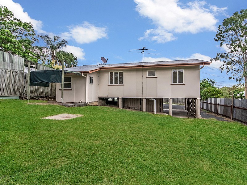 24 Greenway Street, Churchill QLD 4305