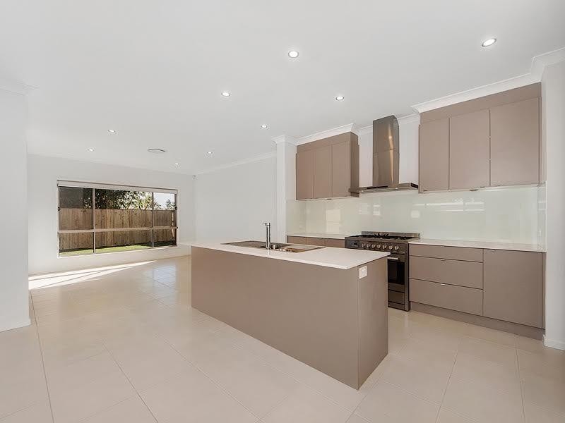 61a Sunset Road, Kenmore QLD 4069