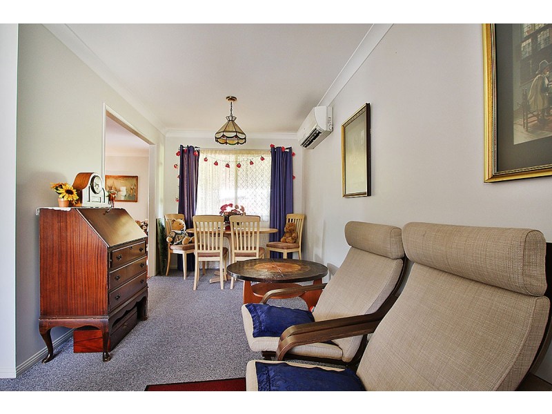 10 Dianthus Pl, Flinders View QLD 4305