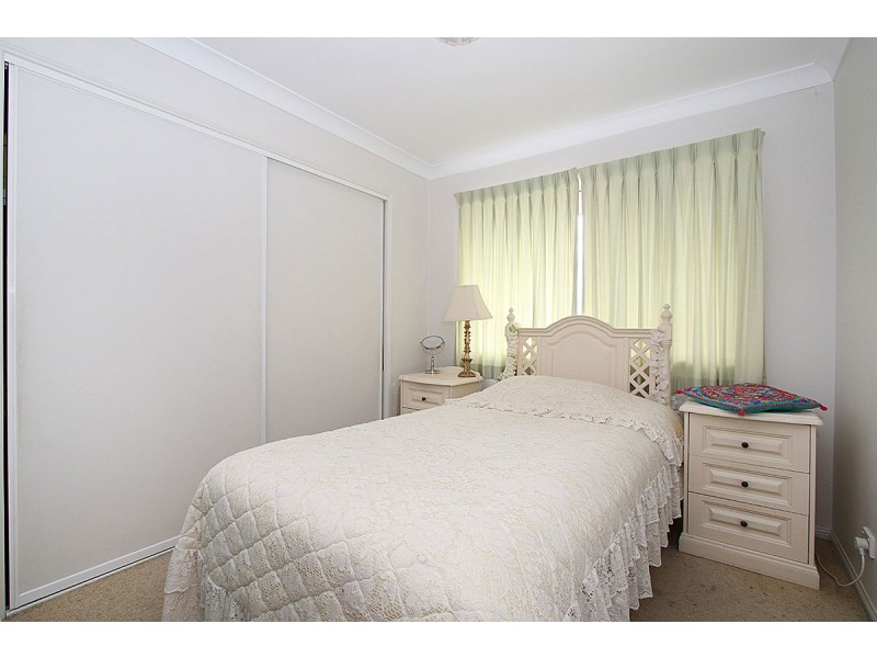 10 Dianthus Pl, Flinders View QLD 4305