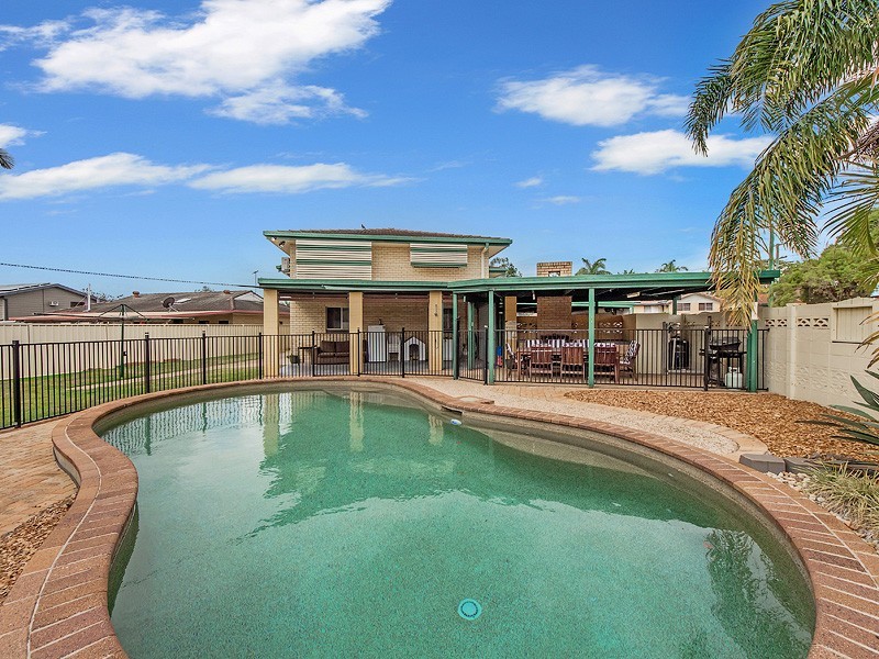 1 Creston Street, Raceview QLD 4305