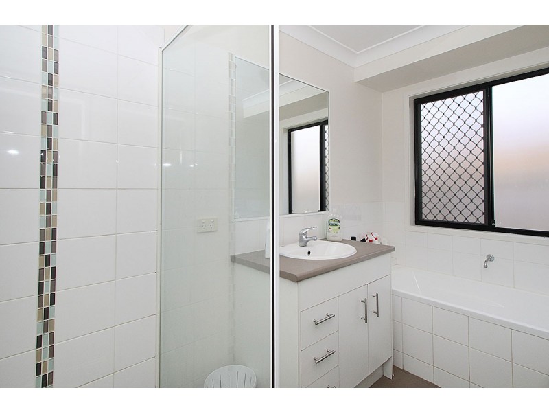 13 Nixon Drive, North Booval QLD 4304