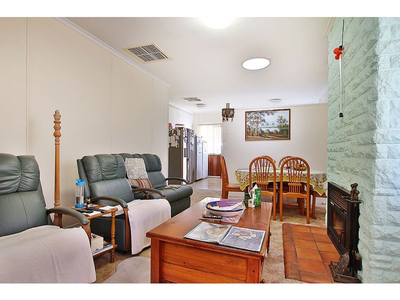 42 Raceview Street, Raceview QLD 4305