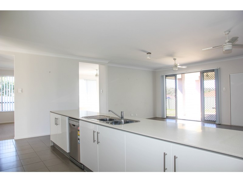 9 Lilly Court, Yamanto QLD 4305