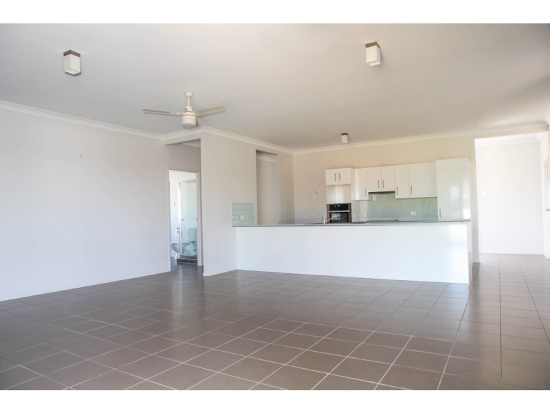 9 Lilly Court, Yamanto QLD 4305