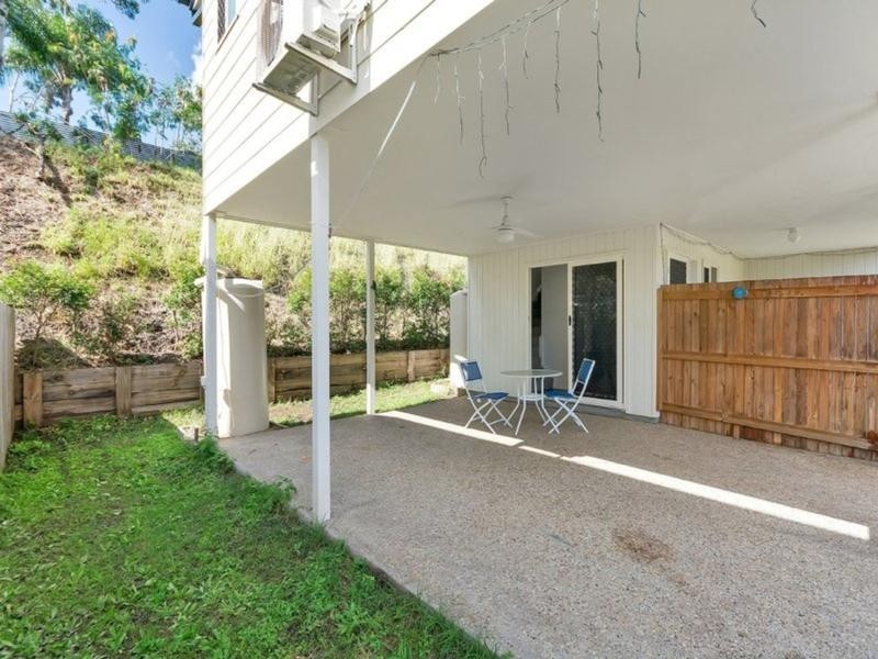 90 High Street, Blackstone QLD 4304