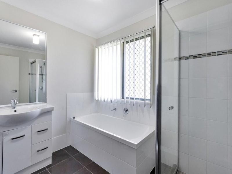 90 High Street, Blackstone QLD 4304